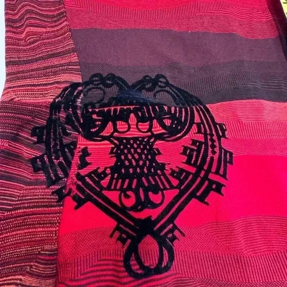 Desigual black & red form fitted dress. Zip up back logo at waistline size m - Picture 9 of 10